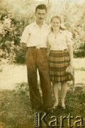 Lata 50., brak miejsca.
Halina Mikulska-Kisiel z mężem.
Fot. NN, zbiory Archiwum Historii Mówionej Ośrodka KARTA i Domu Spotkań z Historią, udostępniła Halina Mikulska-Kisiel w ramach projektu 