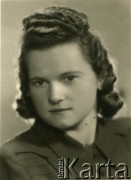 Lata 40., brak miejsca.
Portret Janiny Pawłowskiej.
Fot. NN, zbiory Archiwum Historii Mówionej Ośrodka KARTA i Domu Spotkań z Historią, udostępniła Janina Pawłowska w ramach projektu 