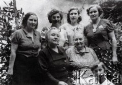 Lata 30., Adampol (Polonezköy), Turcja.
Kobiety z rodziny Ryży.
Fot. NN, zbiory Archiwum Historii Mówionej Ośrodka KARTA i Domu Spotkań z Historią, udostępnił Lesław Ryży w ramach projektu 