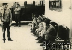 Lata 70., ZSRR.
Grupa żołnierzy Wojskowych Sił Powietrznych ZSRR.
Fot. NN, zbiory Archiwum Historii Mówionej Ośrodka KARTA i Domu Spotkań z Historią, udostępnił Stanisław Baraniuk w ramach projektu 