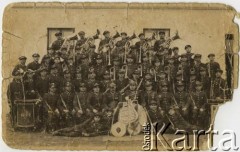 Przed 1939, Kołomyja, woj. stanisławowskie, Polska.
Orkiestra 49 Huculskiego Pułku Strzelców.
Fot. NN, zbiory Archiwum Historii Mówionej Ośrodka KARTA i Domu Spotkań z Historią, udostępniła Józefa Patkowska w ramach projektu 