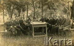 Lata 20., Kaczyka, Królestwo Rumunii.
Zarząd kopalni soli w Kaczyce.
Fot. NN, zbiory Archiwum Historii Mówionej Ośrodka KARTA i Domu Spotkań z Historią, udostępnił Dom Polski w Kaczyce w ramach projektu 