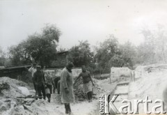 Lata 90., Kimbarówka, Mozyrz, Białoruś.
Prace przy remoncie i odbudowie kościoła św. Michała Archanioła i zabudowań klasztoru cystersek.
Fot. NN, zbiory Ośrodka KARTA