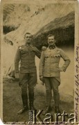 1917, Austro-Węgry.
Portret dwóch żołnierzy w mundurach armii Austro-Węgier.
Fot. NN, zbiory Archiwum Historii Mówionej Ośrodka KARTA i Domu Spotkań z Historią, udostępniła Jadwiga Zadorowska w ramach projektu 