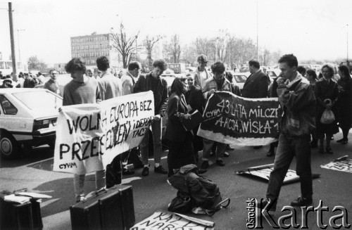 22.04.1990, Gdańsk, Polska.
Manifestacja pod Halą Olivia w związku ze zbliżającą się 43. rocznicą Akcji 