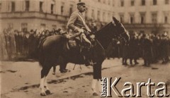 Lata 20., Warszawa, Polska.
Plac Saski, Marszałek Józef Piłsudski na Kasztance podczas uroczystości państwowej.
Fot. NN, zbiory Instytutu Józefa Piłsudskiego w Londynie.