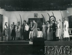 11.11.1944, Valivade-Kolhapur, Indie.
Osiedle dla polskich uchodźców. Scena z 