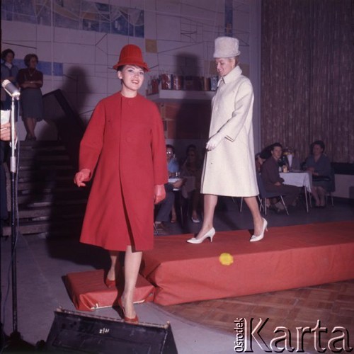 Sierpień 1963, Warszawa, Polska.
Pokaz mody moskiewskiej pt. 