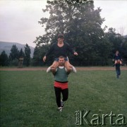 1972, Wisła, Polska.
Trening podczas zgrupowania kadry olimpijskiej bokserów.
Fot. Lubomir T. Winnik, zbiory Ośrodka KARTA